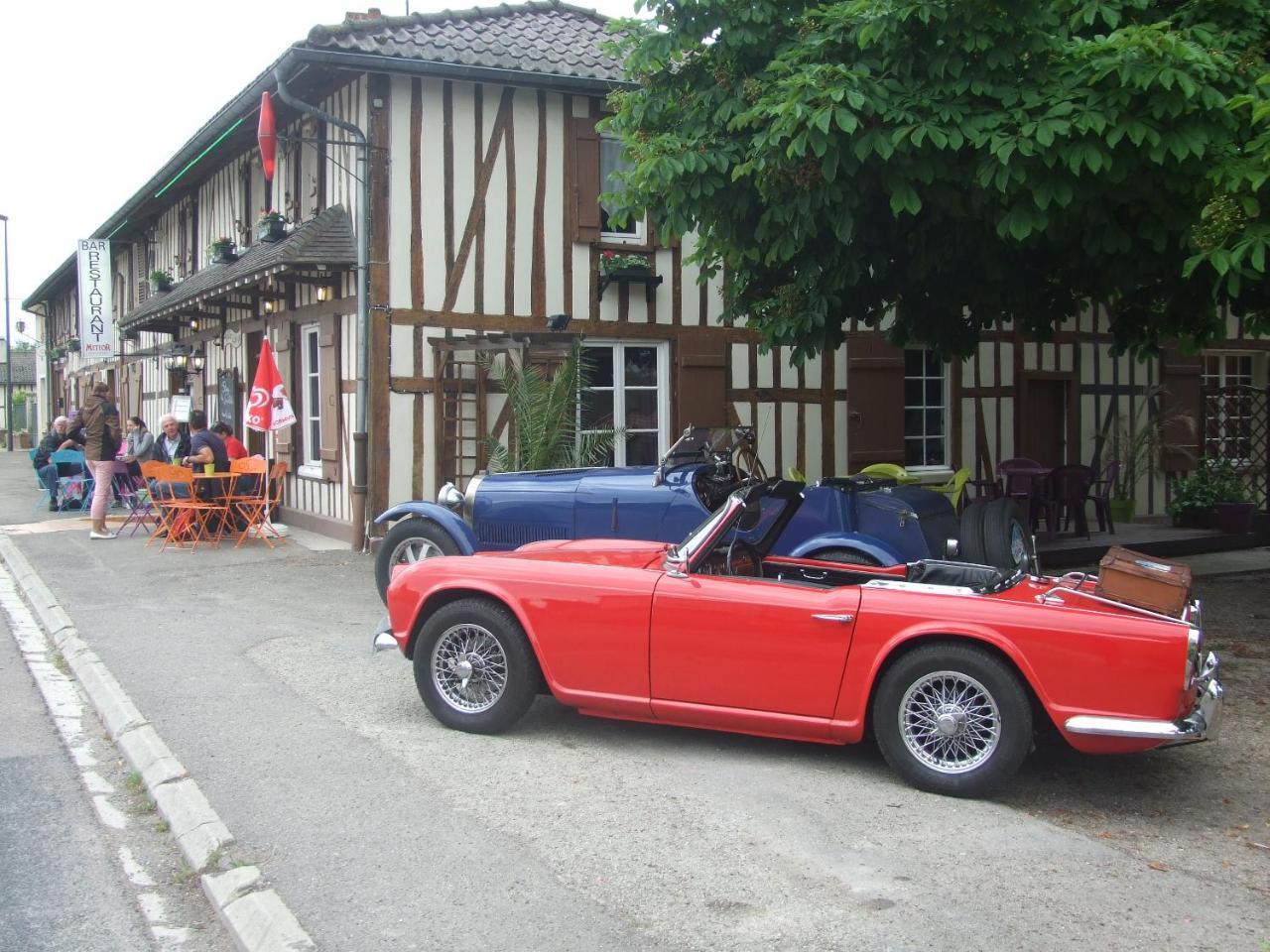 La Petite Auberge Chatelraould-Saint-Louvent Bagian luar foto